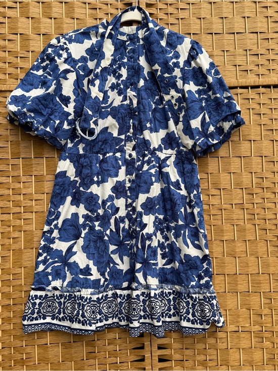 Joie Dresses & Skirts - Joie Women's Floral Mini Dress Blue Button Down Front With Belt Women’s Size 2
